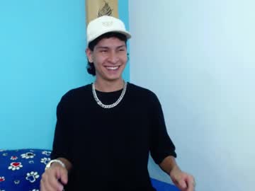 See 0_alejo online Now @ tittytap.com