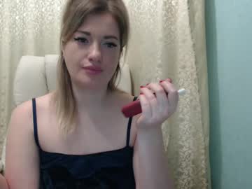 See 3sweetcandy3 online Now @ tittytap.com