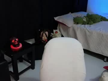 See _sofiapink online Now @ tittytap.com