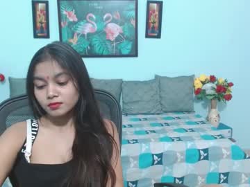See Adriana_chechick online Now @ tittytap.com