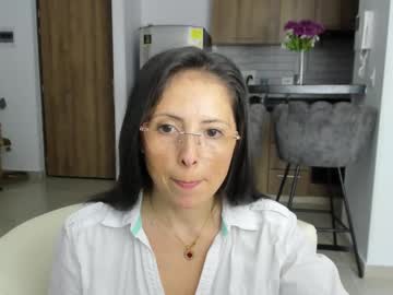 See Alana_gasparani online Now @ tittytap.com