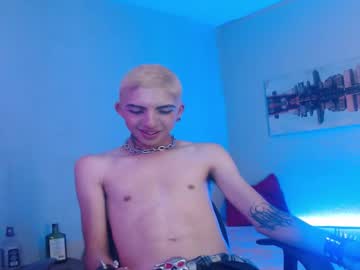 See Alexxx_damn online Now @ tittytap.com