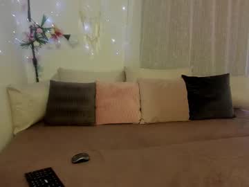 See Aliceeshy online Now @ tittytap.com