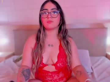 See Apriifox online Now @ tittytap.com