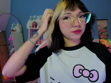 See Artic_love online Now @ tittytap.com