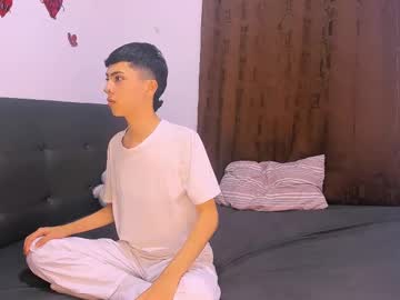 See Axel_sweet18 online Now @ tittytap.com