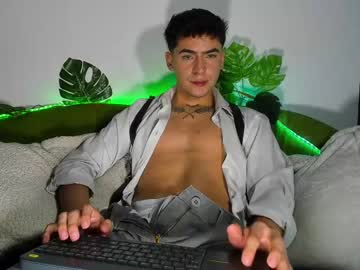 See Camilo_xcam online Now @ tittytap.com