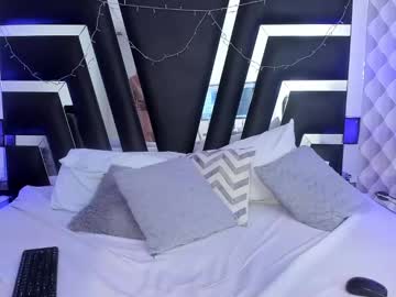 See Caroo_gomeez online Now @ tittytap.com