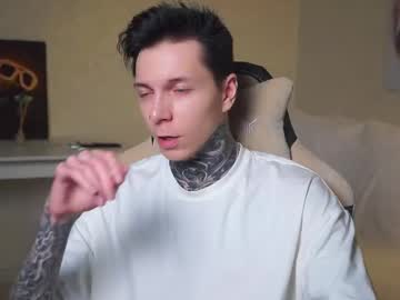 See Chillguy2k online Now @ tittytap.com