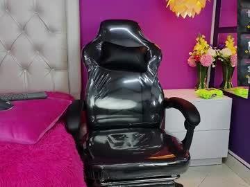 See Crystal_rosse__ online Now @ tittytap.com
