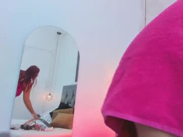 See Dakota_roussee online Now @ tittytap.com