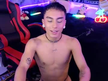 See Damon_clark_ online Now @ tittytap.com