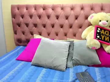 See Daniibelluci online Now @ tittytap.com