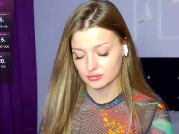 See Darlacutie online Now @ tittytap.com