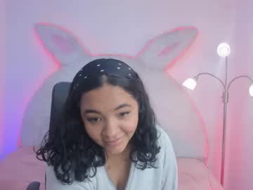See Derly_05 online Now @ tittytap.com