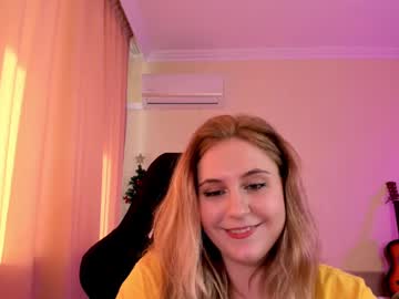 See Diana_floweri online Now @ tittytap.com