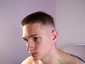 See Dustyn_fox online Now @ tittytap.com
