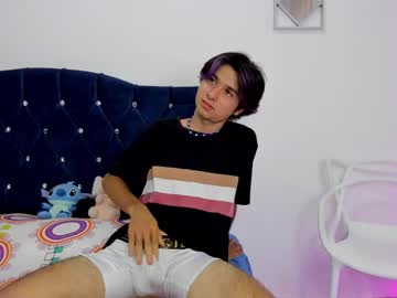 See Dylanenzo online Now @ tittytap.com