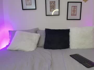 See Eleny_cam1 online Now @ tittytap.com