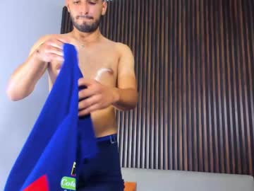 See Enzo_rouge online Now @ tittytap.com