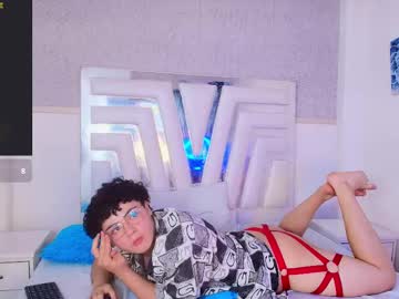 See Ethan_sinclair online Now @ tittytap.com