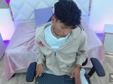 See Ette_tay online Now @ tittytap.com
