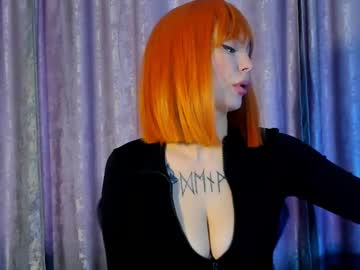See Eva_re online Now @ tittytap.com