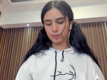 See Isabella_cooper9 online Now @ tittytap.com