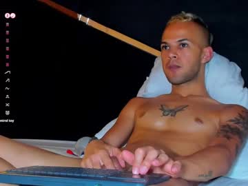 See Jeremmy_5_ online Now @ tittytap.com