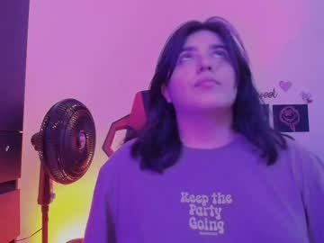 See Jessicared18 online Now @ tittytap.com
