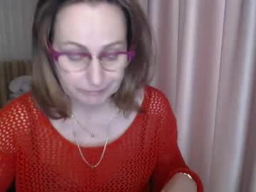 See Lauraoven1 online Now @ tittytap.com