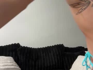 See Lilyandersonxo online Now @ tittytap.com