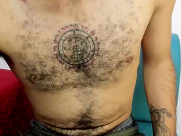 See Lucas4me online Now @ tittytap.com