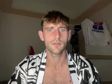 See Lukegunn22 online Now @ tittytap.com