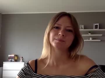 See Lux_millie online Now @ tittytap.com