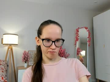 See Lynettebails online Now @ tittytap.com