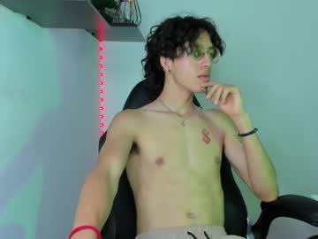 See Manu_vera8 online Now @ tittytap.com