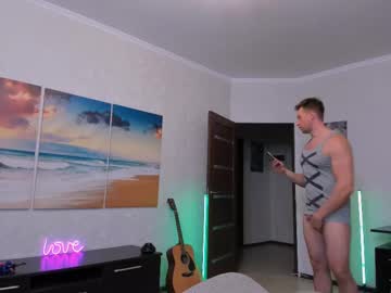 See Marc105100 online Now @ tittytap.com