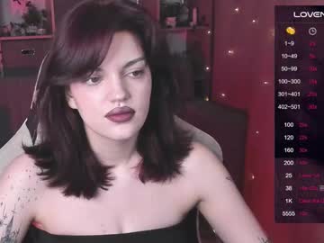 See Mavis_crystal online Now @ tittytap.com