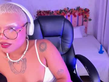 See Maze_silverstar online Now @ tittytap.com