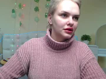 See Melissacatss online Now @ tittytap.com