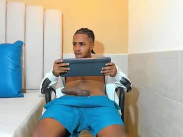 See Mike_jhonsonn online Now @ tittytap.com