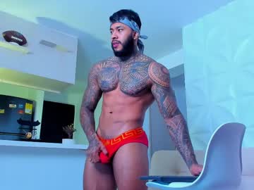 See Muscle_man19 online Now @ tittytap.com