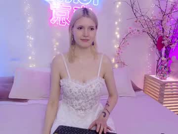 See Nellloyns online Now @ tittytap.com
