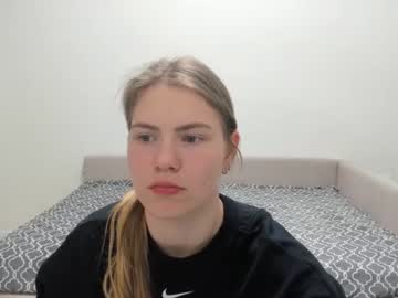 See Ninarihh online Now @ tittytap.com