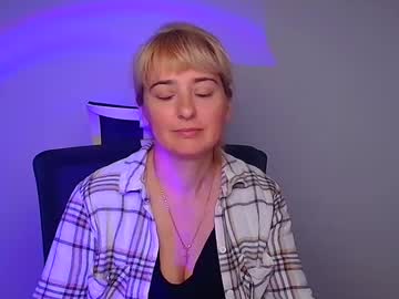See Nora_flore online Now @ tittytap.com