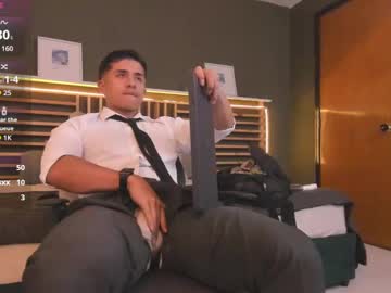 See Paul_evanss online Now @ tittytap.com