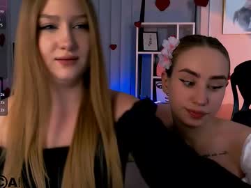 See Playful_sophie online Now @ tittytap.com