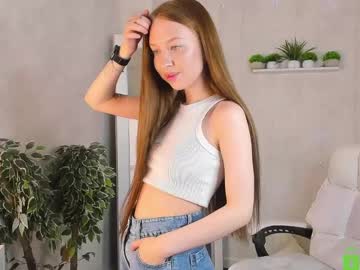 See Sasha_ewanss online Now @ tittytap.com