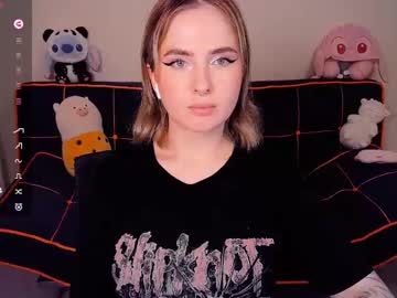 See Shyfoxxxy online Now @ tittytap.com